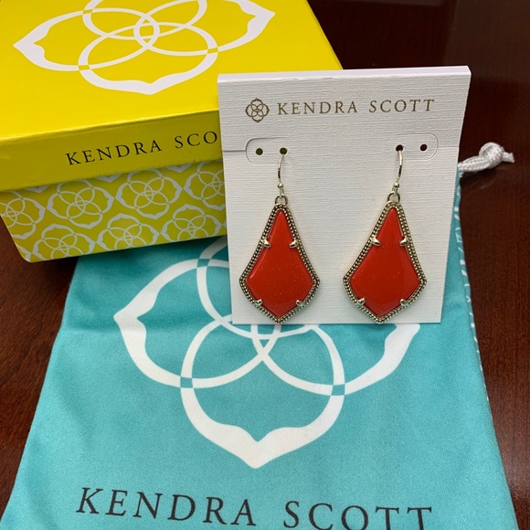Kendra Scott Drop Earrings - Picture 3 of 4